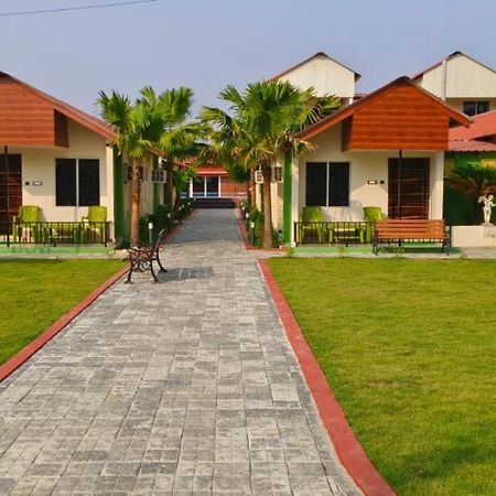 Tajpur New Mouchak Hotel & Resorts מראה חיצוני תמונה