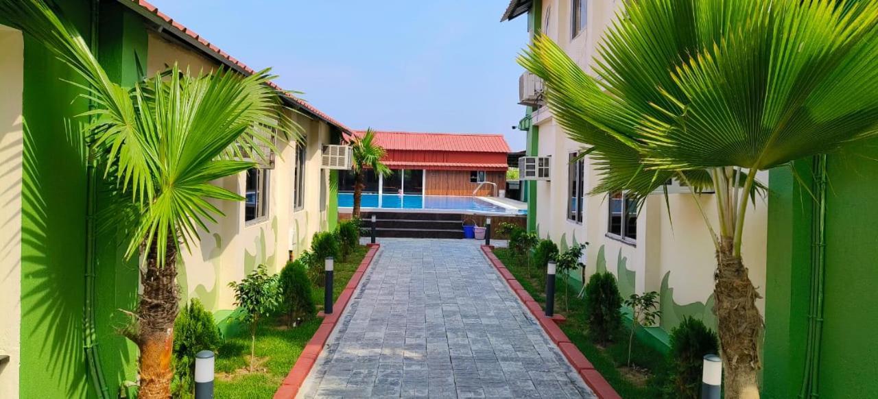 Tajpur New Mouchak Hotel & Resorts מראה חיצוני תמונה
